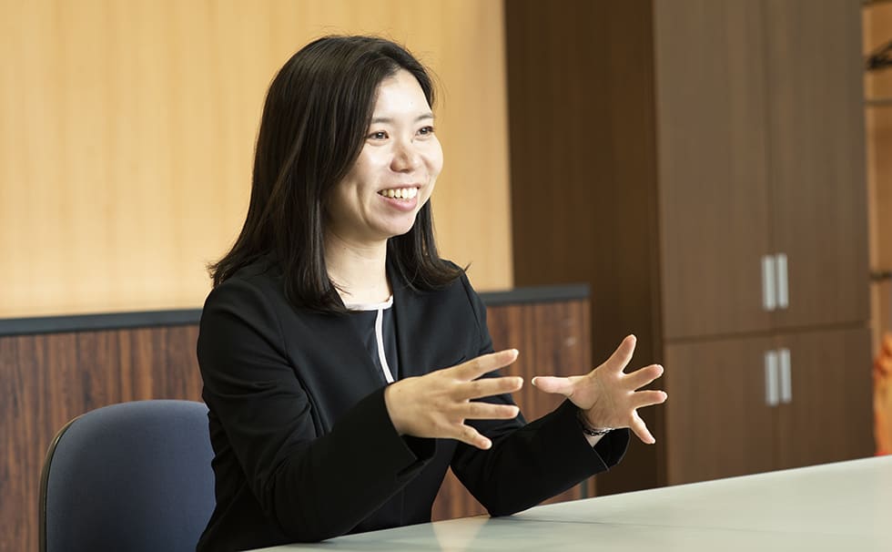 インタビューの様子