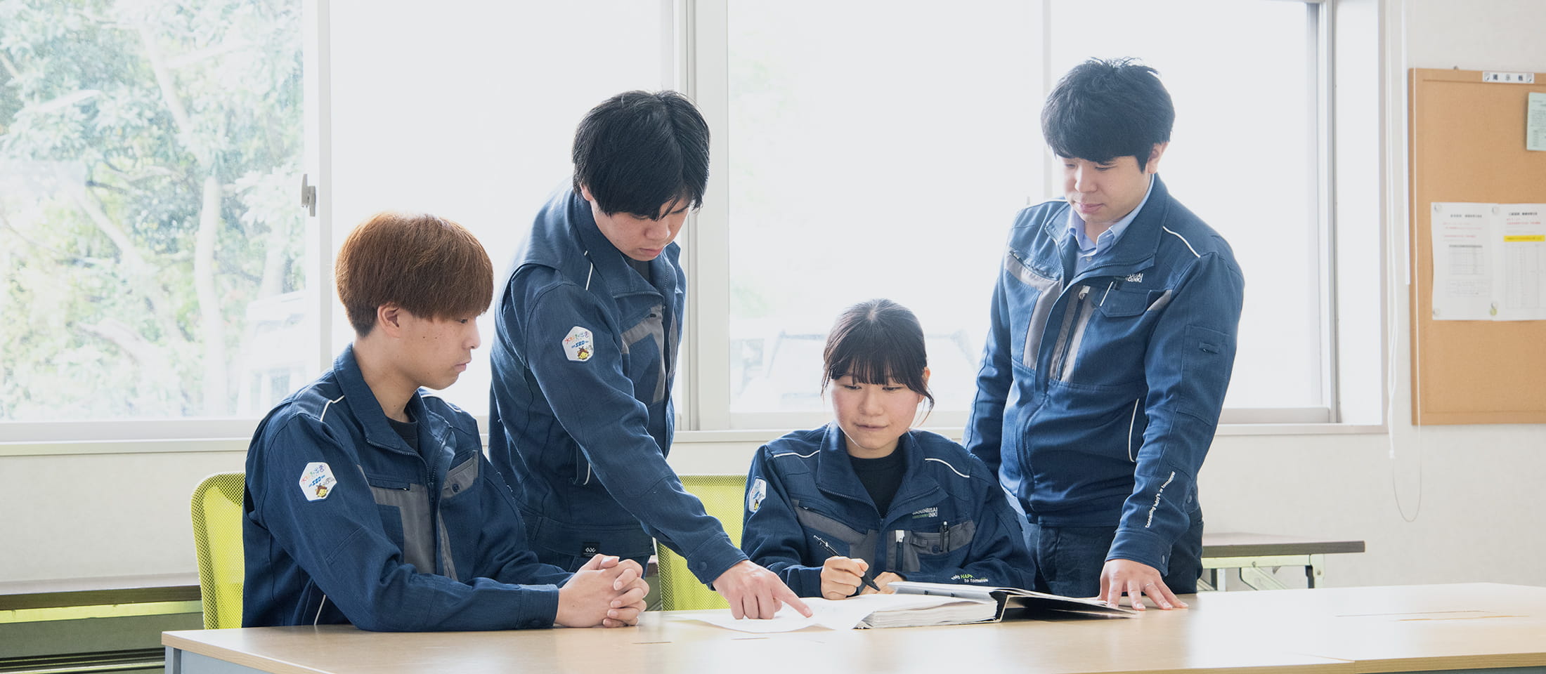 点検部工務課の様子