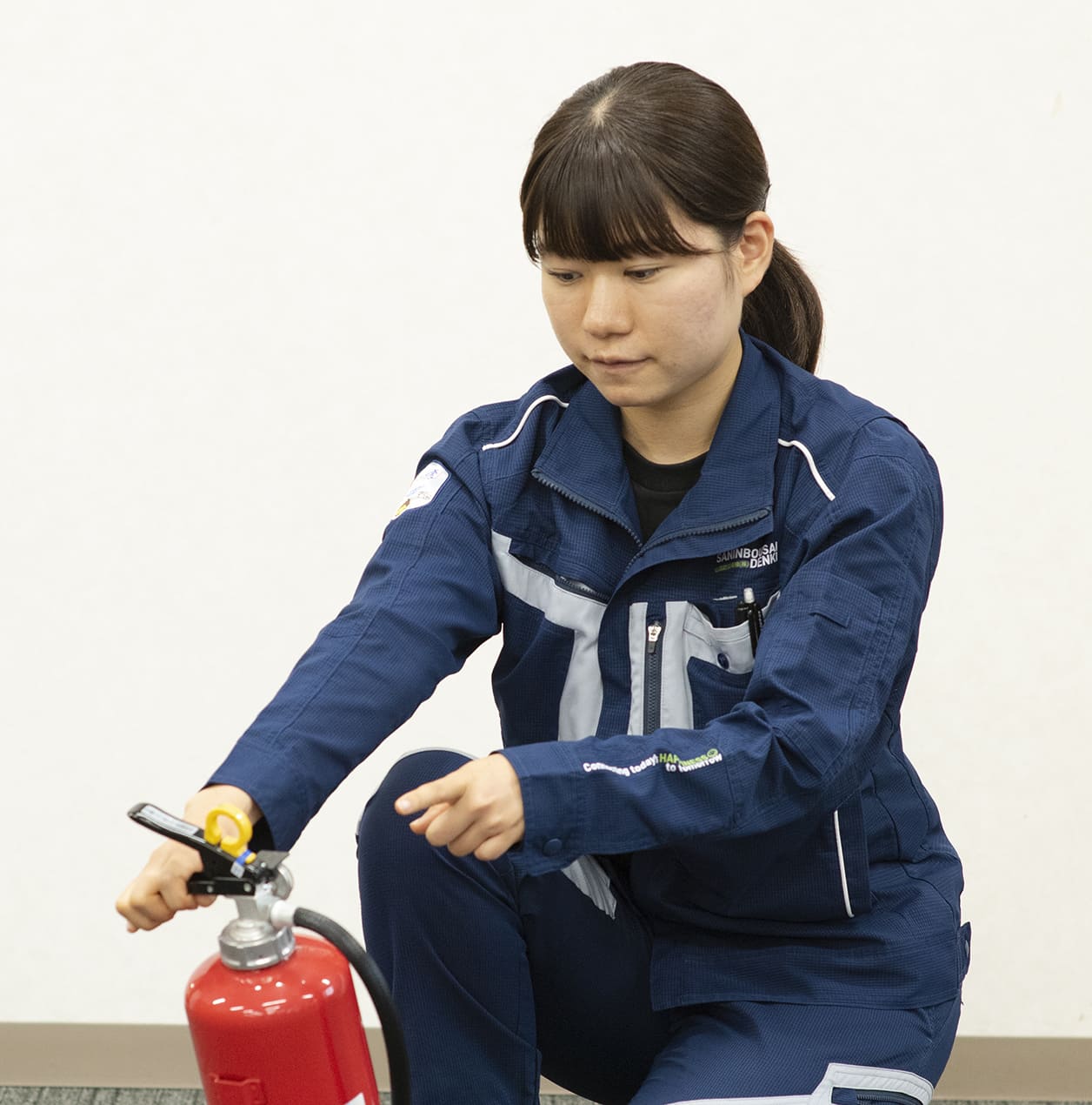 点検部工務課の作業員